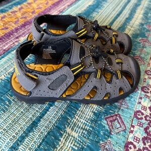 Khombu Kids size 13 Strap On Sandals in Gray and Yellow